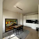 View Premium דירה *